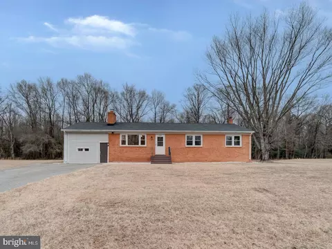 10524 Deacon Rd, White Plains, MD 20695