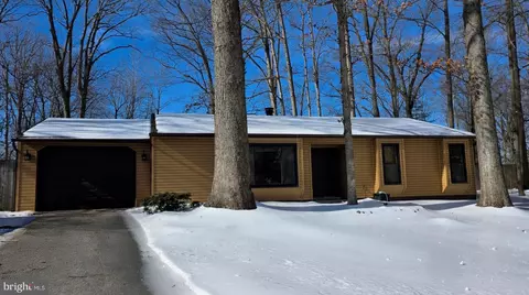 2724 Vista Ct, Waldorf, MD 20603