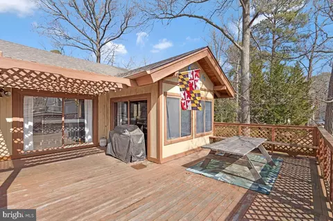 Exterior - 11445 Mohawk Ct, Issue, MD 20645 photo 2 of 6