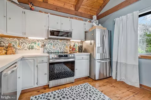 Kitchen - 11445 Mohawk Ct, Issue, MD 20645 photo 1 of 1