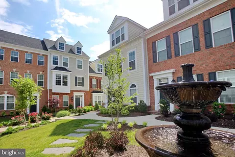 49 Derby Dr, La Plata, MD 20646