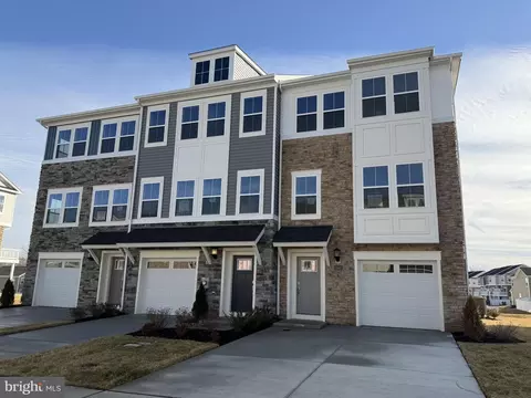 10982 Barnard Pl, White Plains, MD 20695
