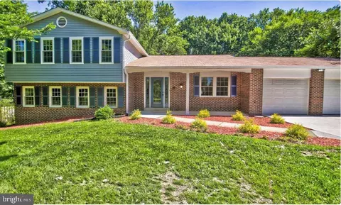 2722 Sun Valley Dr, Waldorf, MD 20603