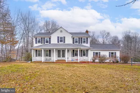 9900 Charles St, La Plata, MD 20646