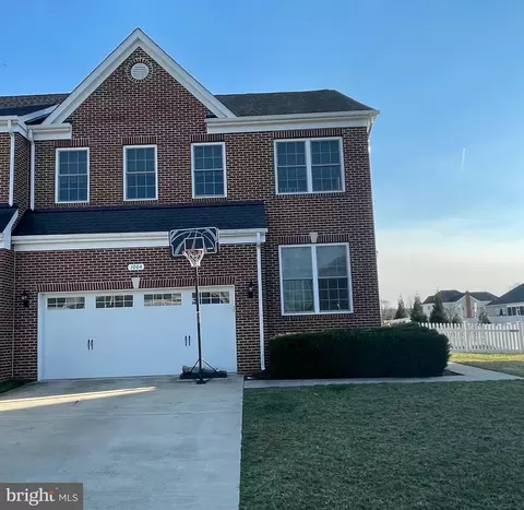1004 Clover Cir, La Plata, MD 20646
