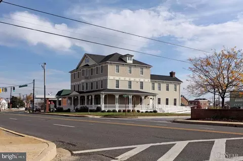 303 Charles St, La Plata, MD 20646