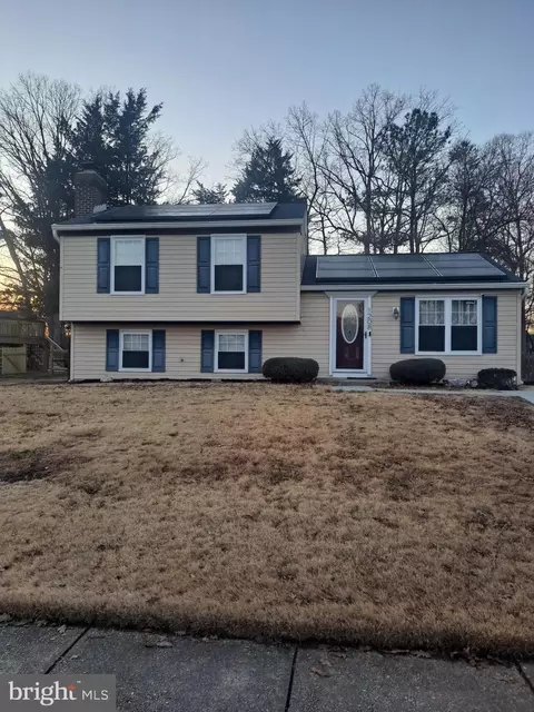 1208 Bannister Cir, Waldorf, MD 20602