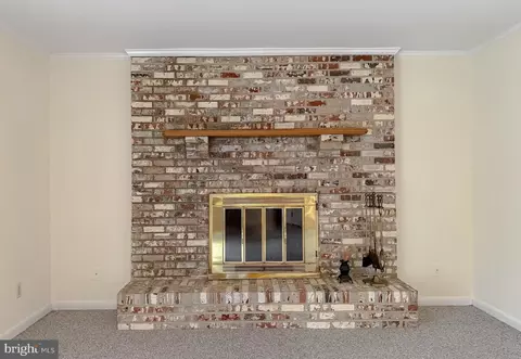 Living - 7615 Mill Creek Rd, Benedict, MD 20612 photo 3 of 5