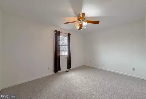 Bedroom - 7615 Mill Creek Rd, Benedict, MD 20612 photo 6 of 7