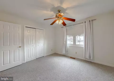 Bedroom - 7615 Mill Creek Rd, Benedict, MD 20612 photo 4 of 7