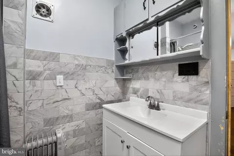 Bath - 7532 Bumpy Oak Rd, La Plata, MD 20646 photo 2 of 3