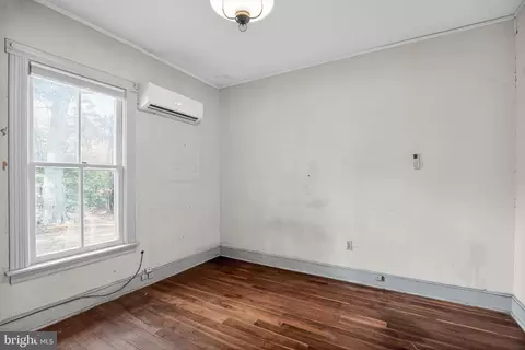 Bedroom - 7532 Bumpy Oak Rd, La Plata, MD 20646 photo 1 of 5