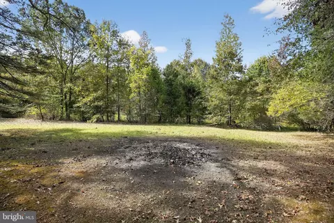 Exterior - 7532 Bumpy Oak Rd, La Plata, MD 20646 photo 4 of 7