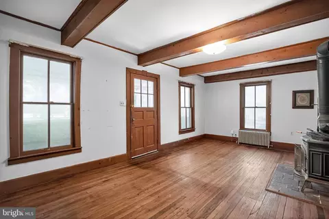 Living - 7532 Bumpy Oak Rd, La Plata, MD 20646 photo 1 of 2