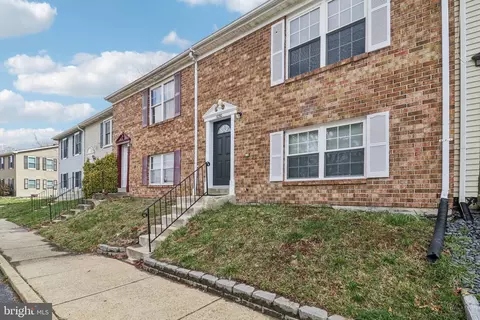 1050 Dorset Dr, Waldorf, MD 20602