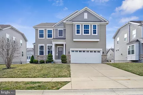 11353 Flag Ct, White Plains, MD 20695