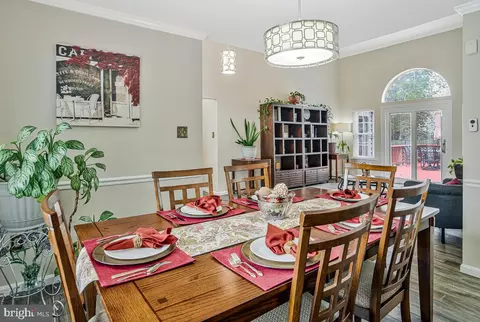 Dining - 3001 N Declaration Ct, Waldorf, MD 20603 photo 2 of 3