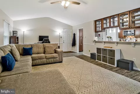 Entry Way - 3001 N Declaration Ct, Waldorf, MD 20603 photo 3 of 7