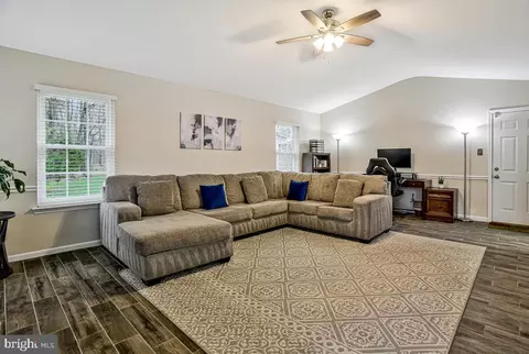 Entry Way - 3001 N Declaration Ct, Waldorf, MD 20603 photo 4 of 7