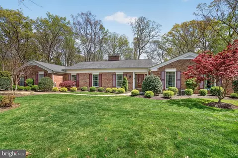 3920 Ravine Dr, White Plains, MD 20695