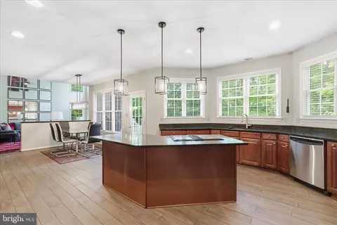 Kitchen - 5829 Lockmere Pl, Waldorf, MD 20601 photo 4 of 4
