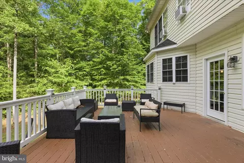 Exterior - 5829 Lockmere Pl, Waldorf, MD 20601 photo 3 of 5