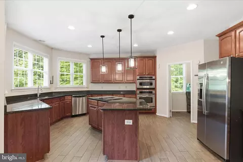 Kitchen - 5829 Lockmere Pl, Waldorf, MD 20601 photo 2 of 4