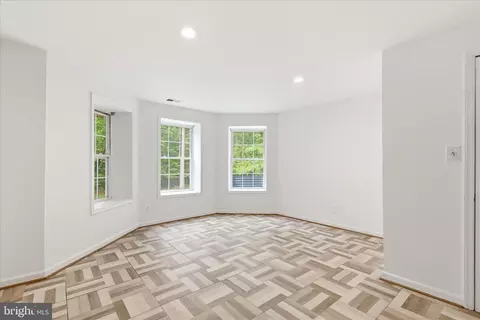 Living - 5829 Lockmere Pl, Waldorf, MD 20601 photo 4 of 4
