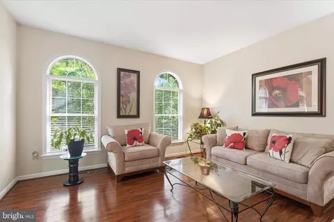 Living - 5829 Lockmere Pl, Waldorf, MD 20601 photo 2 of 4