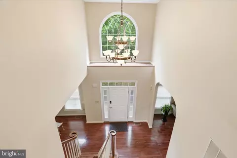 Entry Way - 5829 Lockmere Pl, Waldorf, MD 20601 photo 5 of 11
