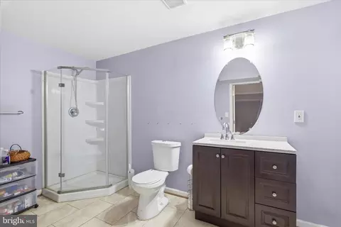 Bath - 5829 Lockmere Pl, Waldorf, MD 20601 photo 3 of 3