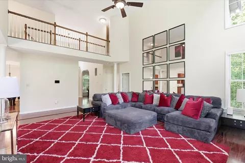 Living - 5829 Lockmere Pl, Waldorf, MD 20601 photo 3 of 4