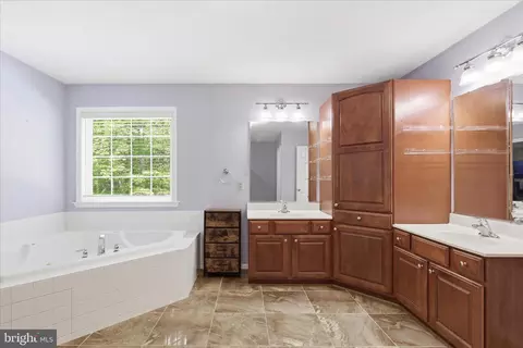 Bath - 5829 Lockmere Pl, Waldorf, MD 20601 photo 1 of 3
