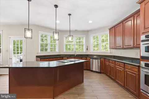 Kitchen - 5829 Lockmere Pl, Waldorf, MD 20601 photo 3 of 4
