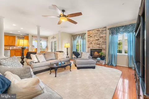 3369 Kilburn Ct, White Plains, MD 20695