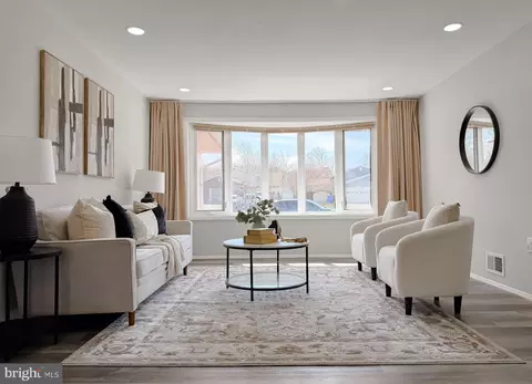 Living - 2419 Pinefield Rd, Waldorf, MD 20601 photo 2 of 5
