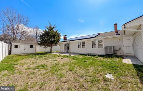 Exterior - 2419 Pinefield Rd, Waldorf, MD 20601 photo 3 of 5