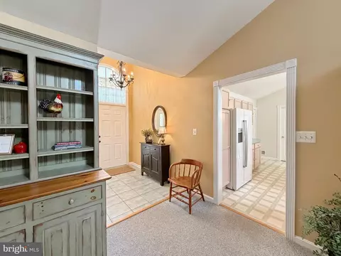 Entry Way - 14890 Ivanhoe Ct, Issue, MD 20645 photo 3 of 7