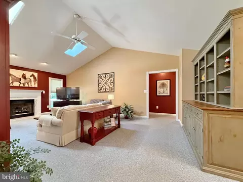 Entry Way - 14890 Ivanhoe Ct, Issue, MD 20645 photo 4 of 7