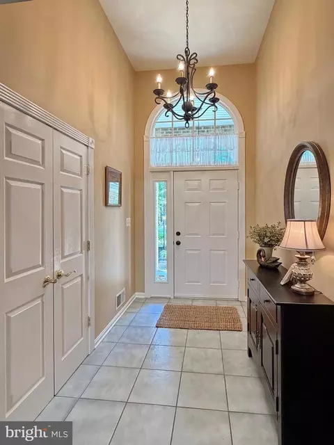 Entry Way - 14890 Ivanhoe Ct, Issue, MD 20645 photo 2 of 7