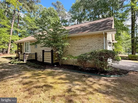 Exterior - 14890 Ivanhoe Ct, Issue, MD 20645 photo 13 of 17