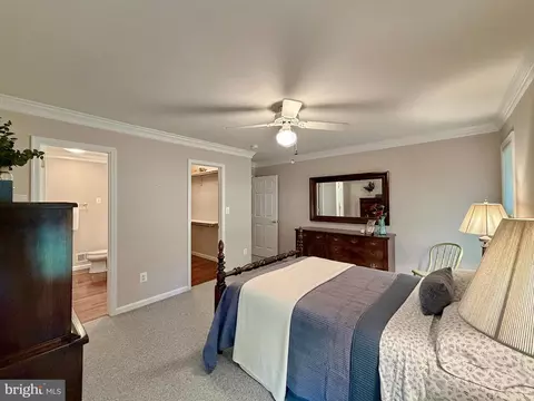 Bedroom - 14890 Ivanhoe Ct, Issue, MD 20645 photo 4 of 8