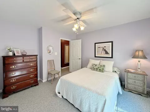 Bedroom - 14890 Ivanhoe Ct, Issue, MD 20645 photo 7 of 8