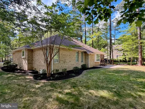 Exterior - 14890 Ivanhoe Ct, Issue, MD 20645 photo 15 of 17