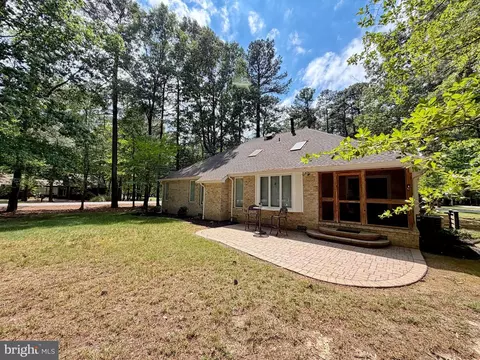 Exterior - 14890 Ivanhoe Ct, Issue, MD 20645 photo 9 of 17