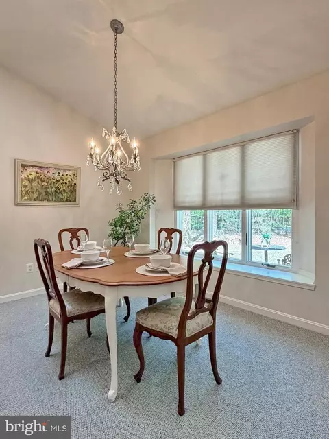 Dining - 14890 Ivanhoe Ct, Issue, MD 20645 photo 4 of 9