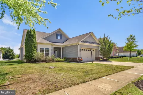 11094 Commanders Ln, White Plains, MD 20695