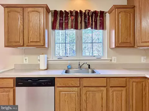 Kitchen - 1209 Cornwall Dr, La Plata, MD 20646 photo 4 of 7