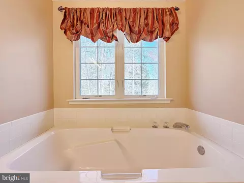 Bath - 1209 Cornwall Dr, La Plata, MD 20646 photo 2 of 6