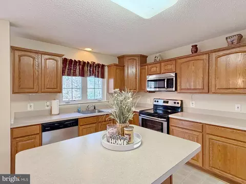 Kitchen - 1209 Cornwall Dr, La Plata, MD 20646 photo 5 of 7